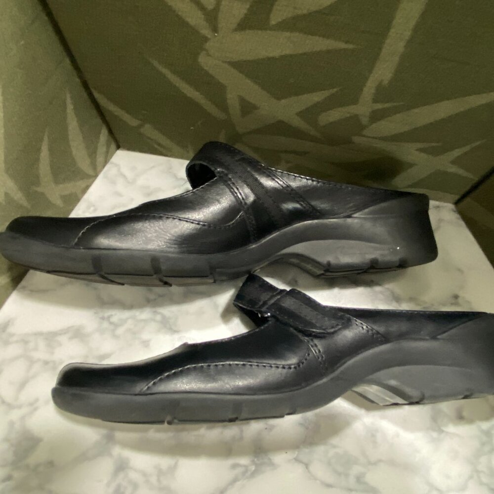 EUC~Kenneth Cole Reaction Womens "Van Go" Black Leather Mules Sz 6.5 - Picture 3 of 12